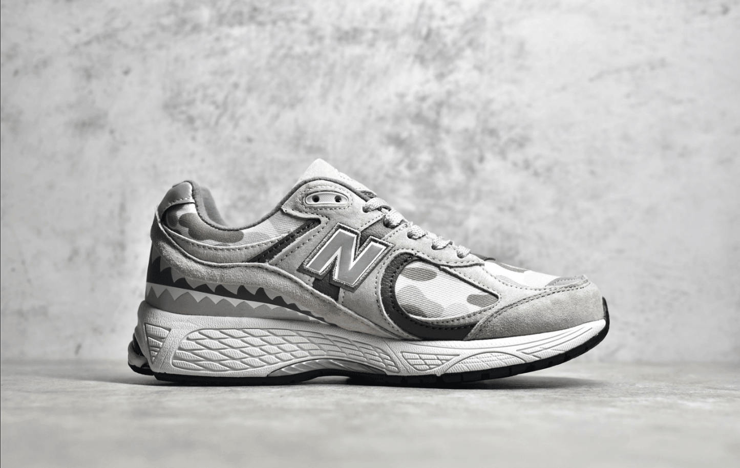 新百伦NB2002R联名款灰色顶级版本 Bape x New Balance 2002R 新百伦灰色缓震跑鞋 货号:M2002RBF