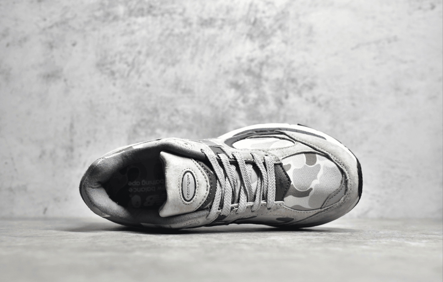 新百伦NB2002R联名款灰色顶级版本 Bape x New Balance 2002R 新百伦灰色缓震跑鞋 货号:M2002RBF