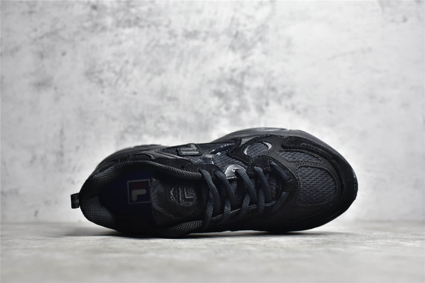 FILA SKIIPPER,斐乐黑色跑鞋,斐乐新款,斐乐麂皮跑鞋 IMG_256