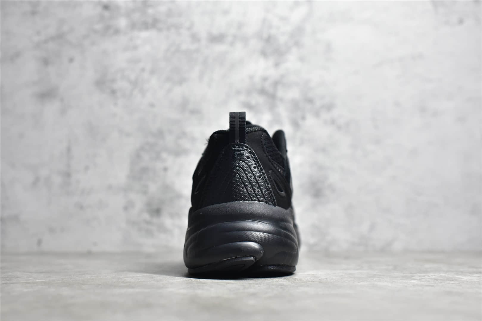FILA SKIIPPER,斐乐黑色跑鞋,斐乐新款,斐乐麂皮跑鞋 IMG_256