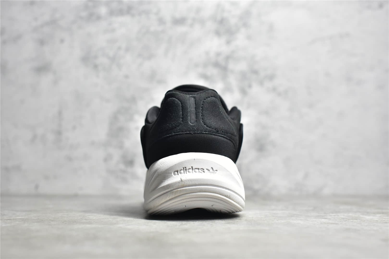 GW8114,adidas Originals Ozelia,阿迪达斯黑色跑鞋,阿迪达斯奥泽利亚跑鞋 IMG_256