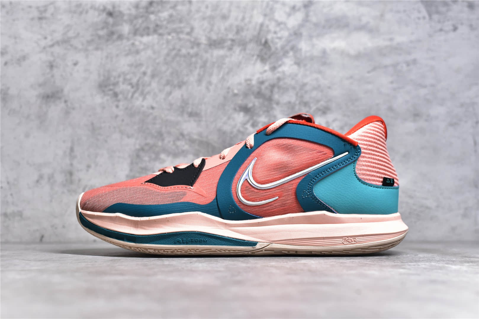 灭世纯原版本耐克欧文5代实战球鞋 KYRIE LOW 5 莆田耐克欧文球鞋拿货价 货号：DJ6012-800