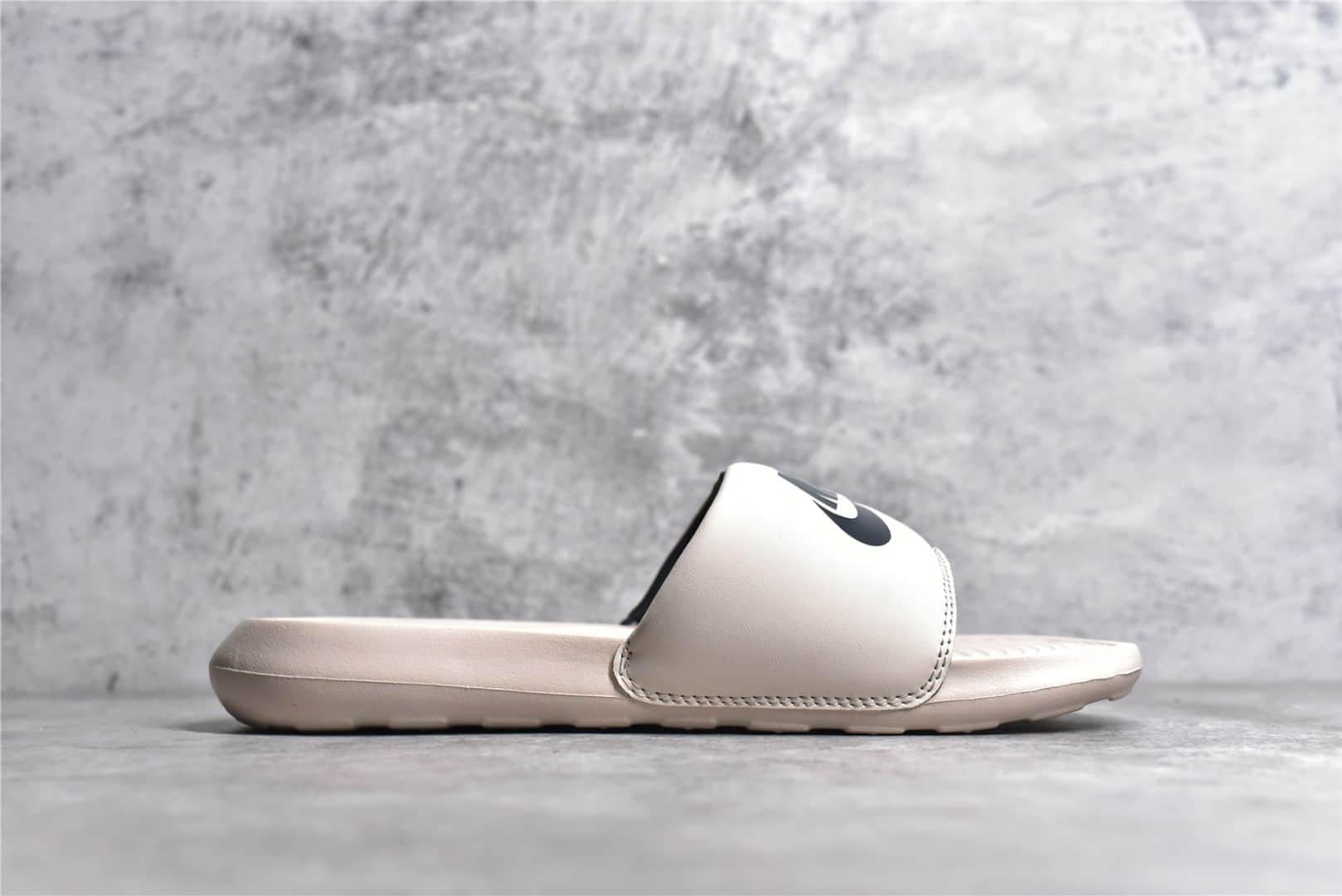 Nike Victori One Slide,CN9677-200,耐克米色拖鞋,耐克拖鞋米色,正品耐克拖鞋 IMG_256