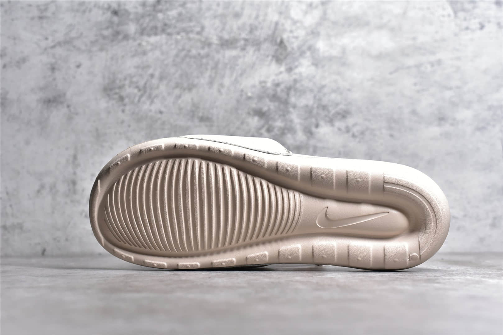 Nike Victori One Slide,CN9677-200,耐克米色拖鞋,耐克拖鞋米色,正品耐克拖鞋 IMG_256