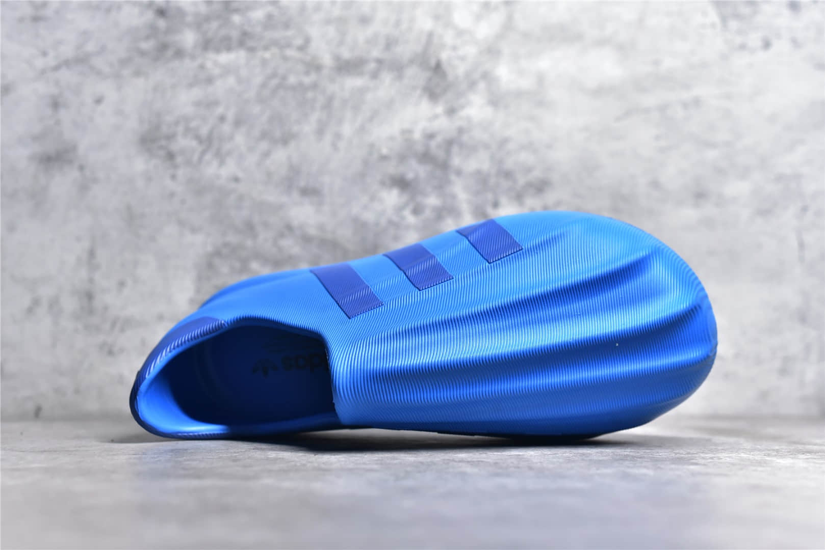 HQ8758,阿迪达斯贝壳头板鞋,阿迪达斯木屐鞋,阿迪达斯蓝色板鞋 IMG_256