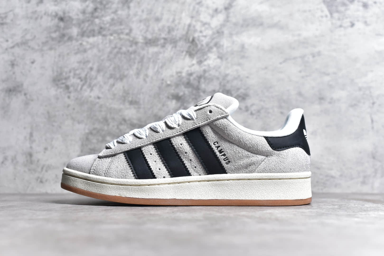 IE4740,阿迪达斯板鞋,阿迪达斯灰色麂皮板鞋,阿迪达斯灰色低帮板鞋,莆田阿迪达斯工厂 IMG_256