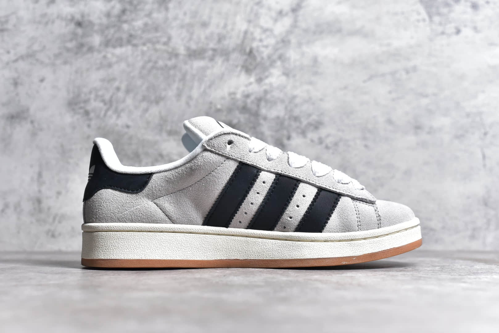 IE4740,阿迪达斯板鞋,阿迪达斯灰色麂皮板鞋,阿迪达斯灰色低帮板鞋,莆田阿迪达斯工厂 IMG_256