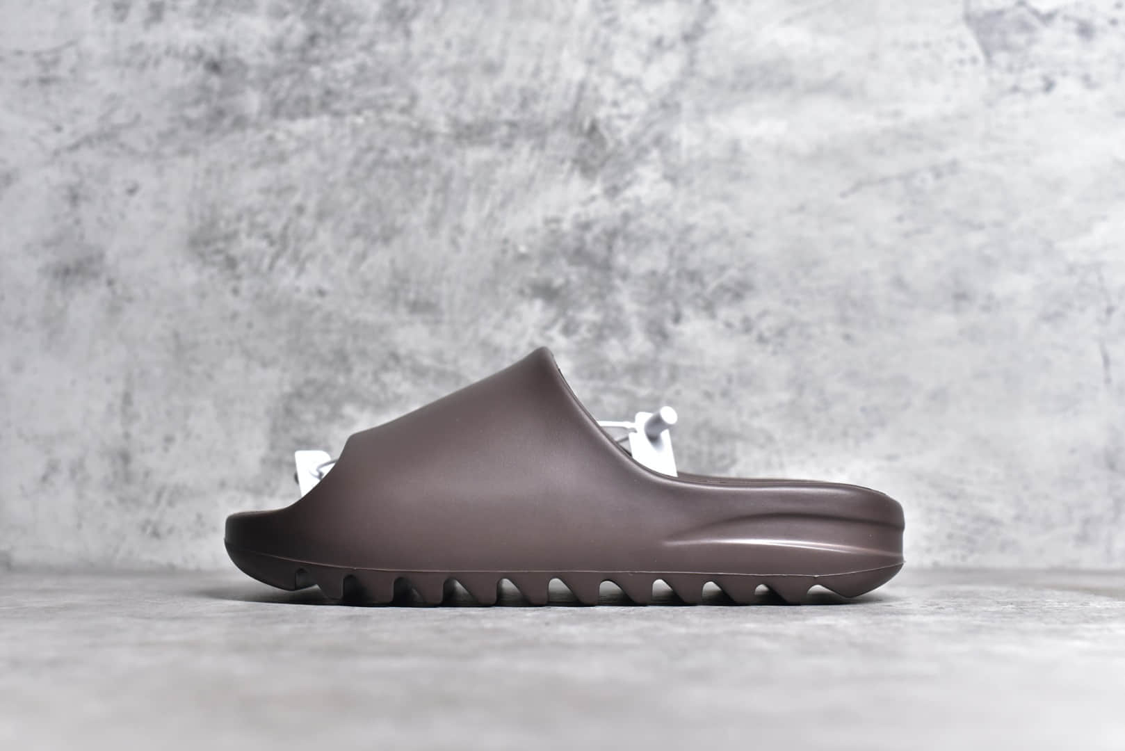 adidas Originals Yeezy Slide,55495G,阿迪达斯棕色拖鞋,阿迪达斯椰子拖鞋 老汪纯原版本阿迪达斯椰子拖鞋棕色adidas Originals Yeezy Slide阿迪达斯椰子拖鞋正品货号55495G