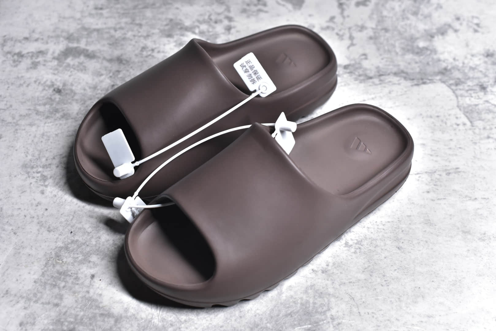 adidas Originals Yeezy Slide,55495G,阿迪达斯棕色拖鞋,阿迪达斯椰子拖鞋 IMG_256