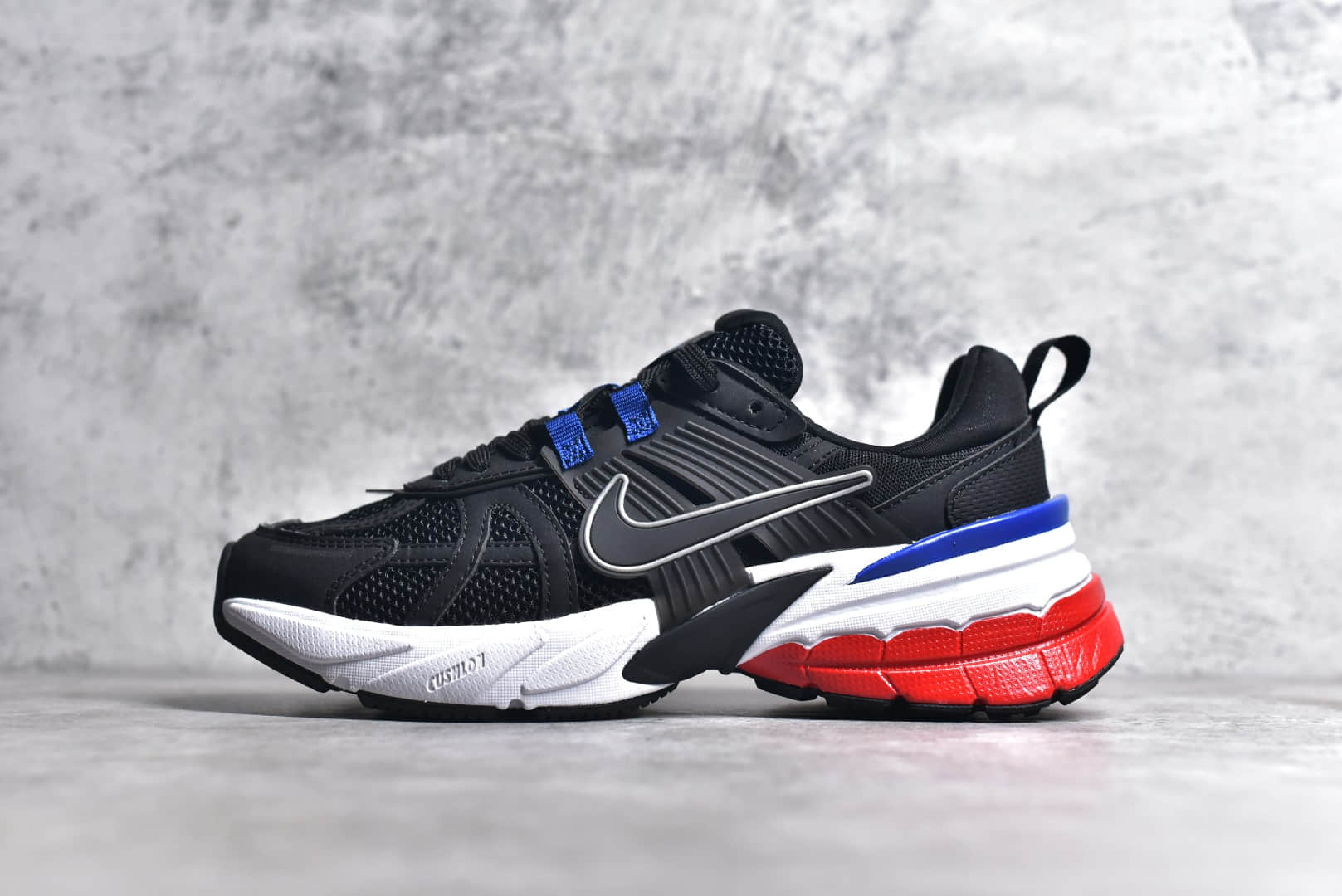 FD0736-106,耐克V2K跑鞋,耐克复古黑色跑鞋,耐克黑红跑鞋 IMG_256