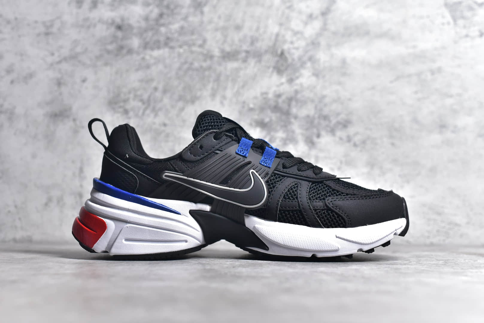 FD0736-106,耐克V2K跑鞋,耐克复古黑色跑鞋,耐克黑红跑鞋 IMG_256