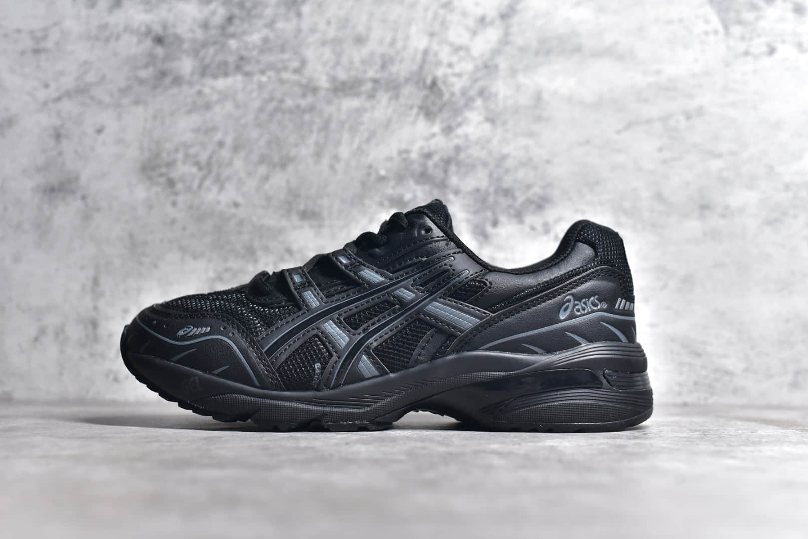 亚瑟士黑色跑鞋,莆田亚瑟士货源,亚瑟士1090V2,高仿亚瑟士 亚瑟士1090v2黑色跑鞋ASICS Tiger GEL-1090V2莆田亚瑟士工厂亚瑟士纯原复刻货源