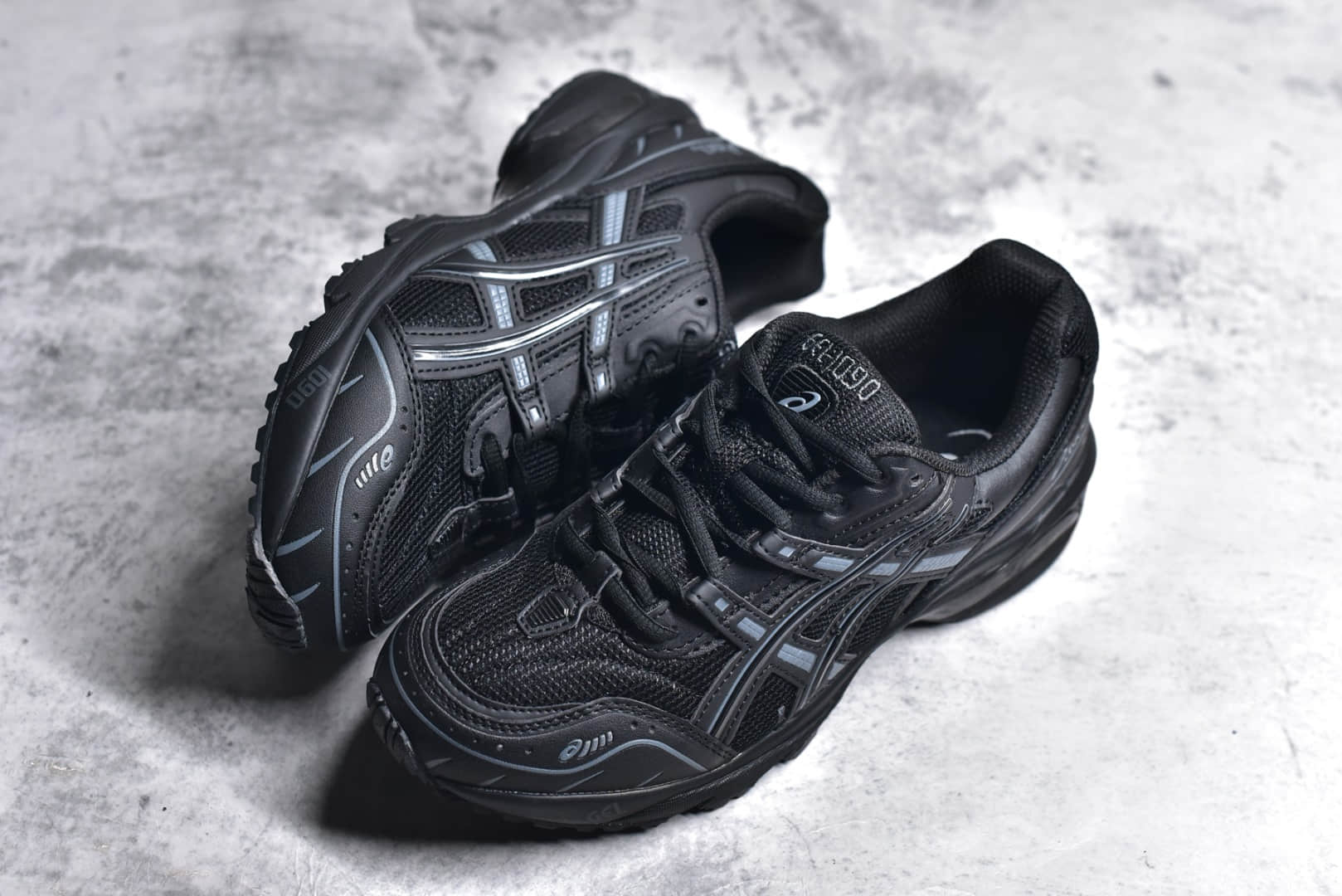 亚瑟士黑色跑鞋,莆田亚瑟士货源,亚瑟士1090V2,高仿亚瑟士 IMG_256