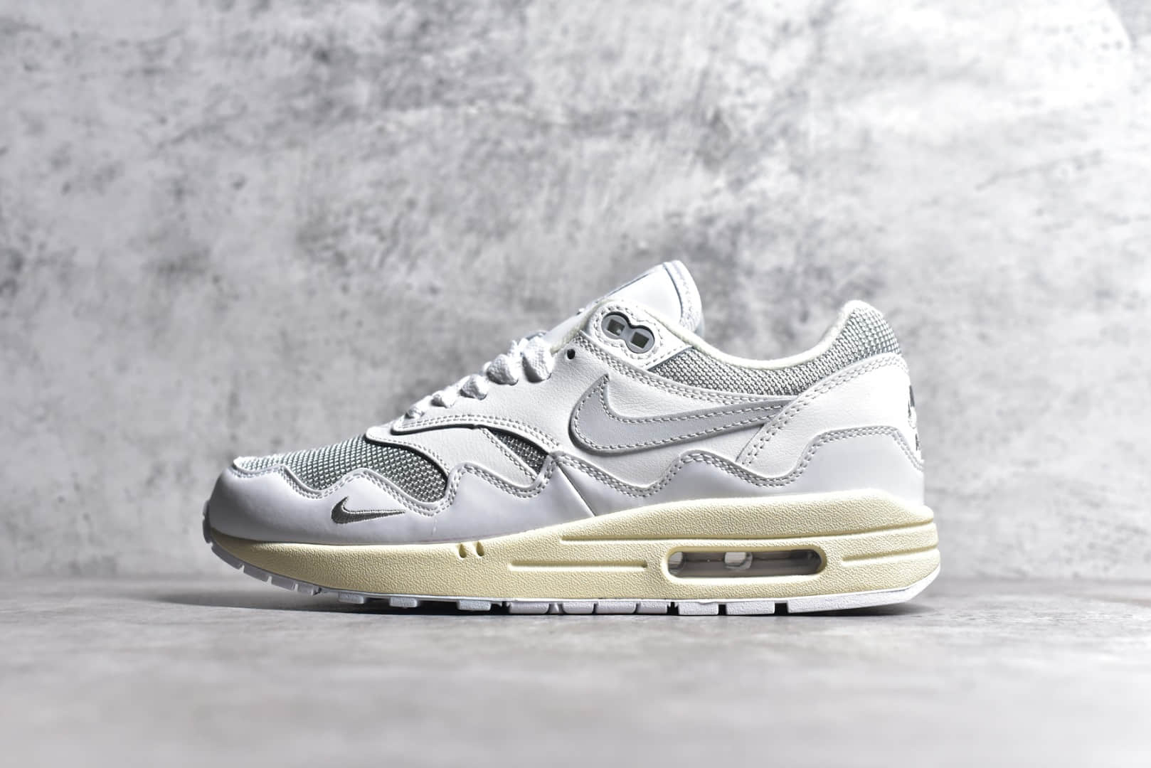 DQ0299-100,耐克白色跑鞋,耐克patta联名,耐克白色运动鞋,耐克小白鞋 IMG_256