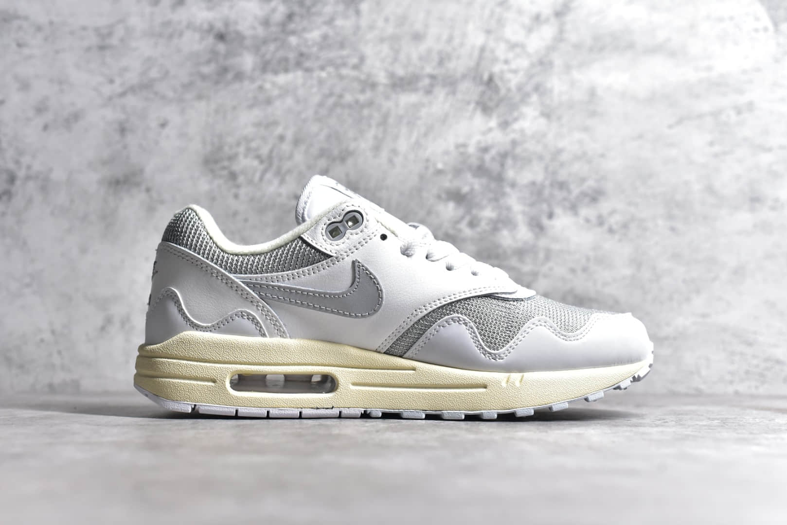 DQ0299-100,耐克白色跑鞋,耐克patta联名,耐克白色运动鞋,耐克小白鞋 IMG_256