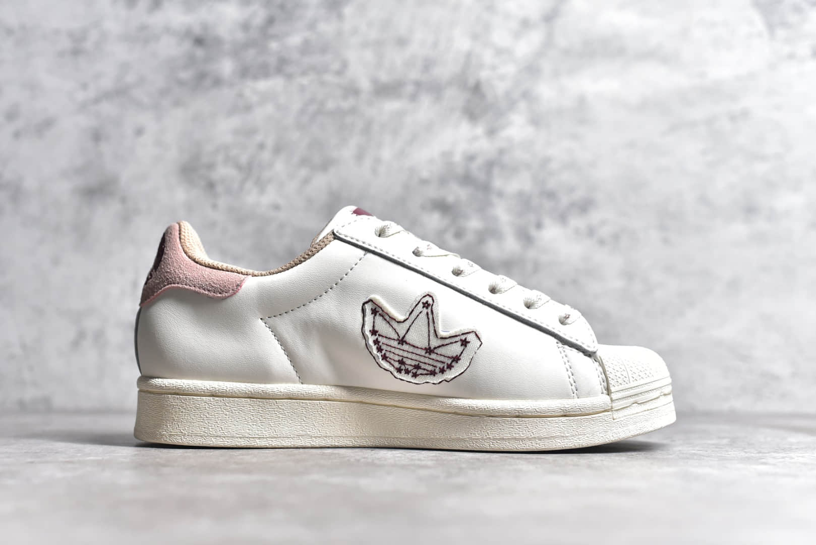 IG3853,阿迪达斯白红板鞋,阿迪达斯贝壳头,阿迪达斯小白鞋 IMG_256