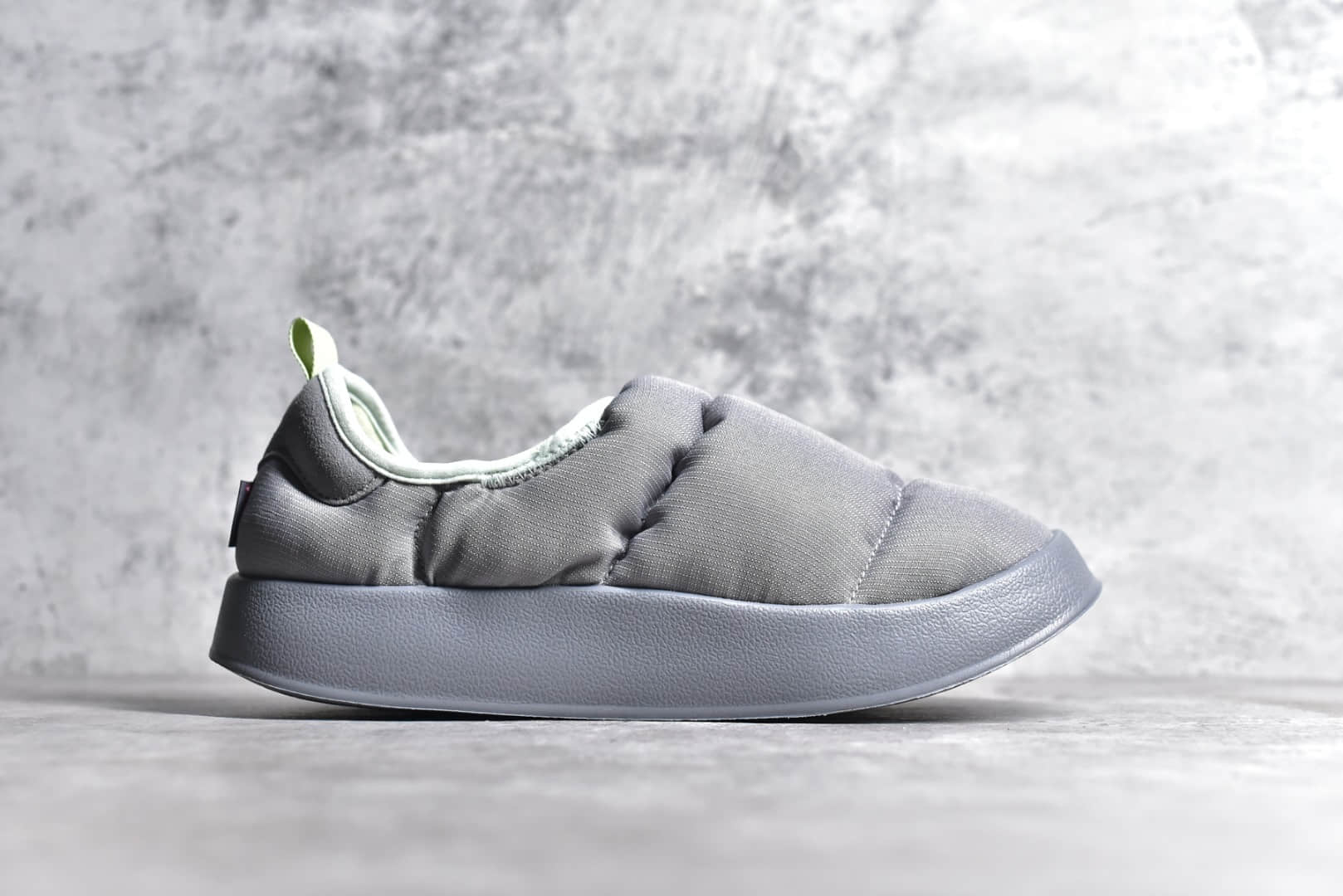 adidas Originals Puffylette,阿迪达斯灰色,阿迪达斯面包鞋,阿迪达斯袜子鞋 IMG_256