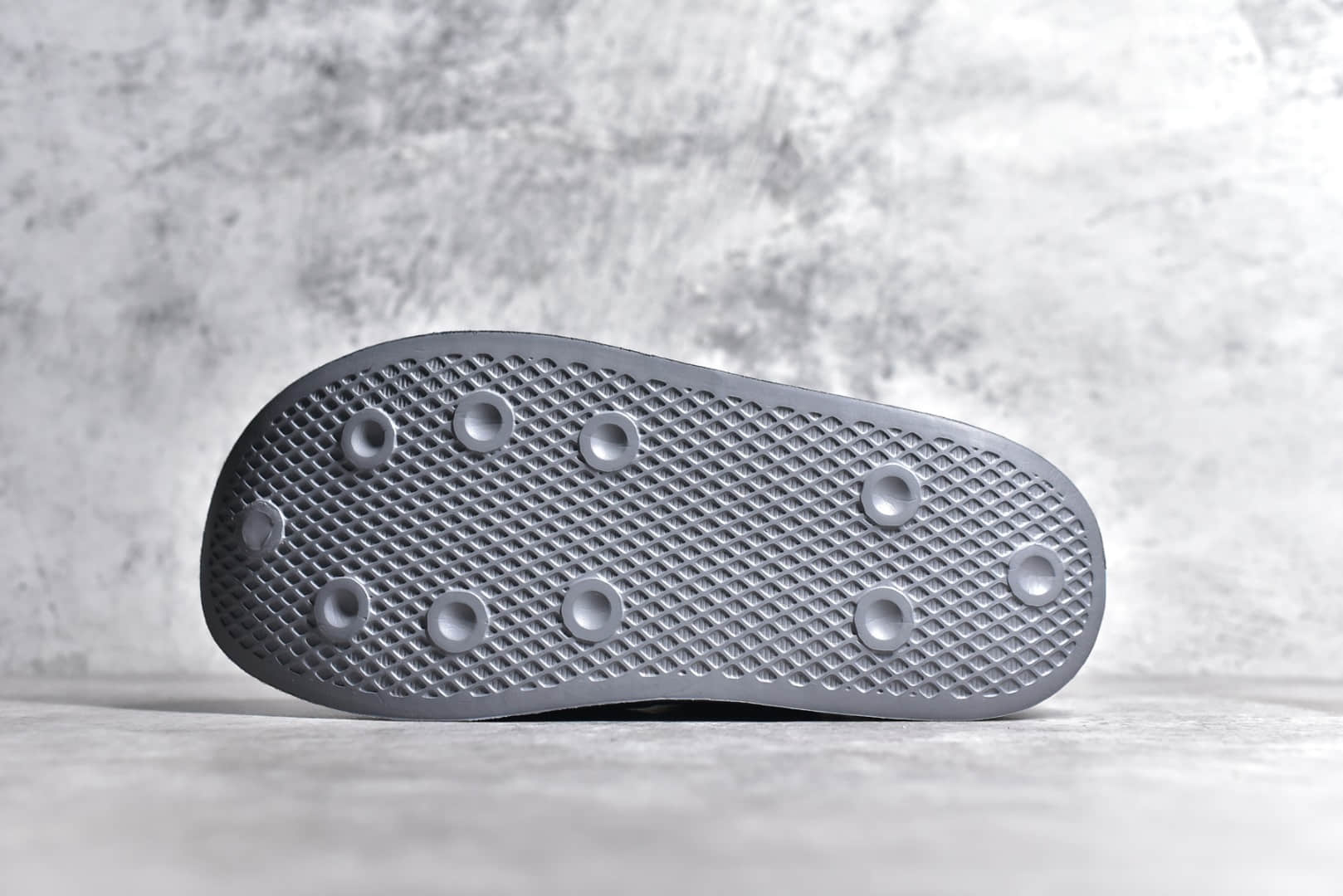 adidas Originals Puffylette,阿迪达斯灰色,阿迪达斯面包鞋,阿迪达斯袜子鞋 IMG_256