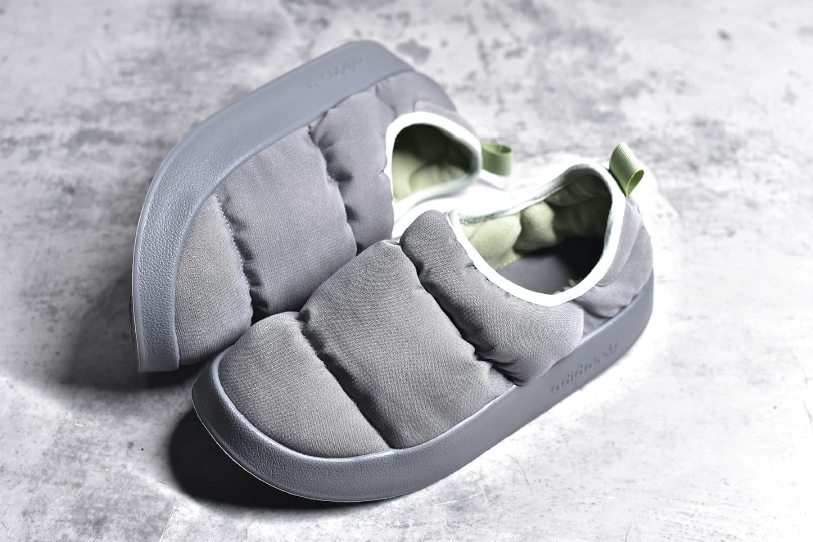 adidas Originals Puffylette,阿迪达斯灰色,阿迪达斯面包鞋,阿迪达斯袜子鞋 IMG_256