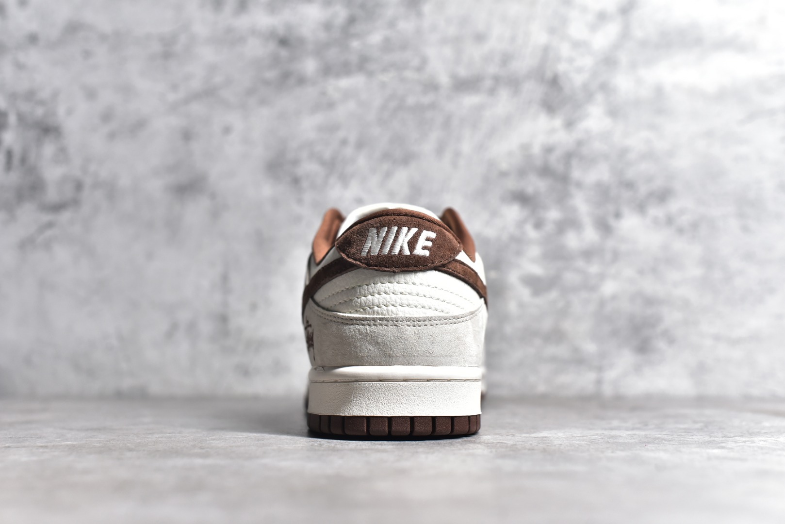 FC1688-152,耐克SB Dunk斯图西联名,耐克SB Dunk咖啡色,耐克Dunk猪八 IMG_256