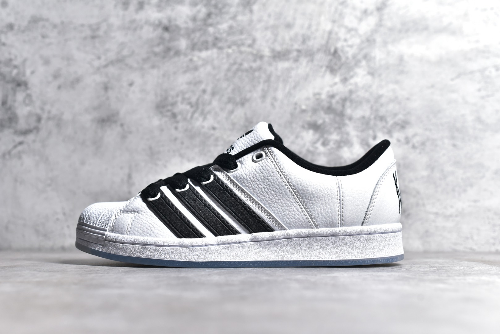 IG0793,阿迪达斯白黑低帮,高仿阿迪达斯板鞋 IMG_256