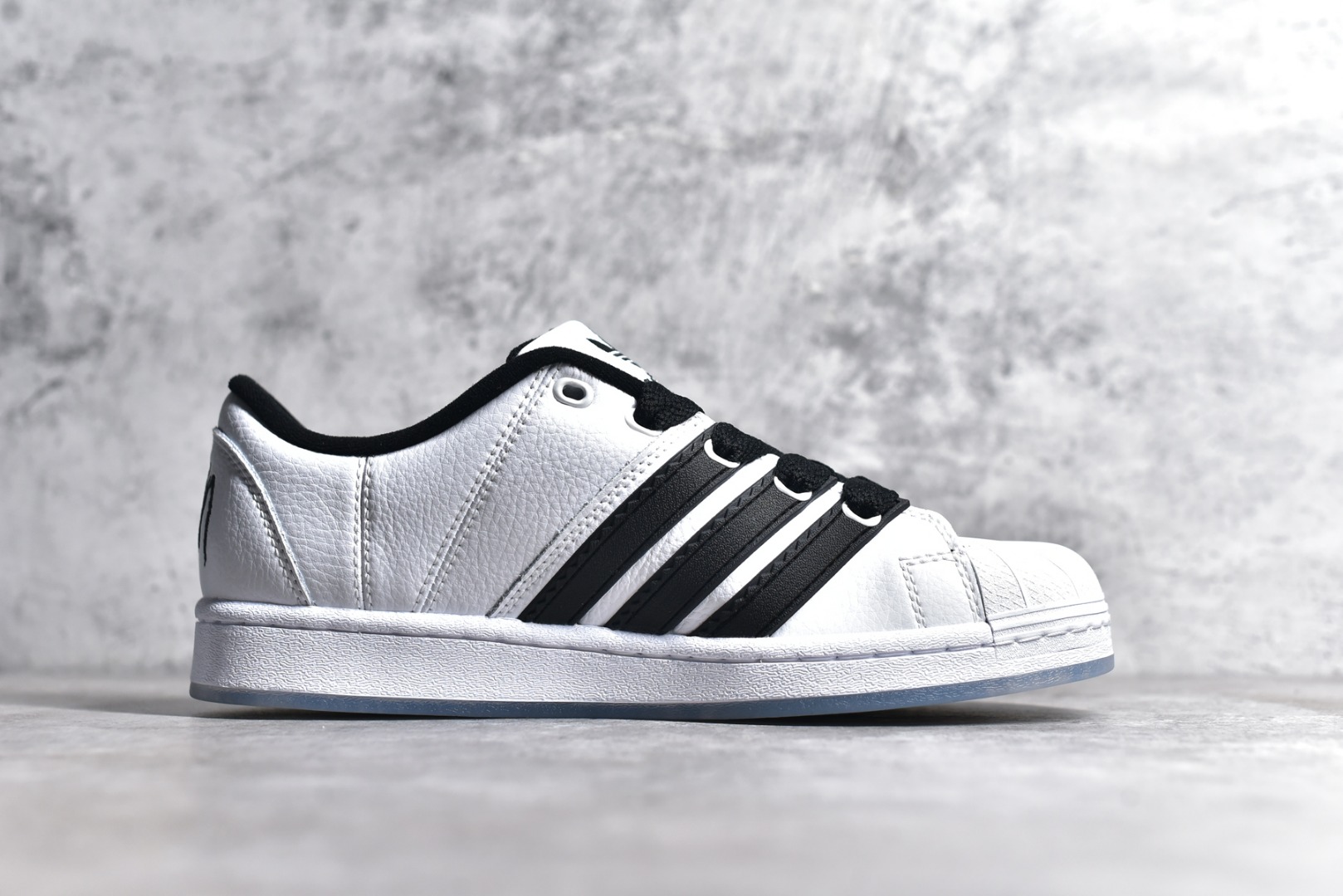 IG0793,阿迪达斯白黑低帮,高仿阿迪达斯板鞋 IMG_256