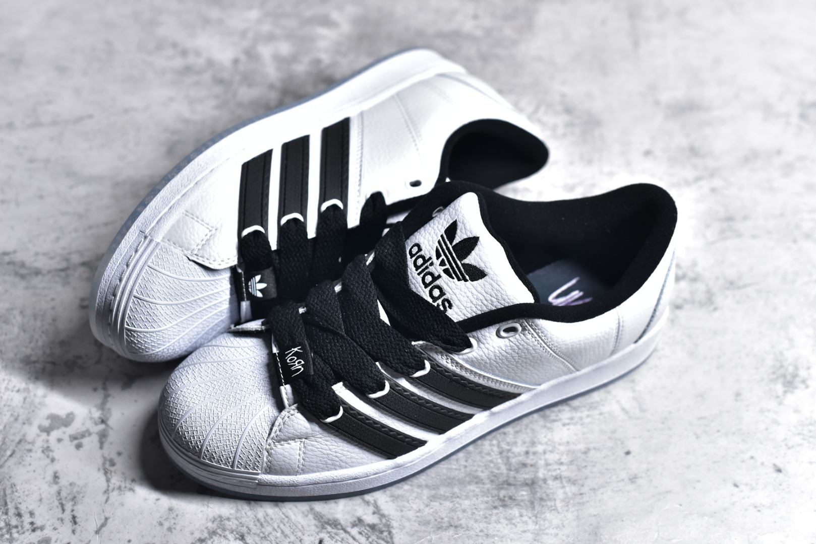 IG0793,阿迪达斯白黑低帮,高仿阿迪达斯板鞋 IMG_256