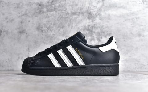 阿迪达斯贝壳头黑色板鞋adidas Originals Superstar高仿贝壳头阿迪达斯黑色板鞋货号EG4959