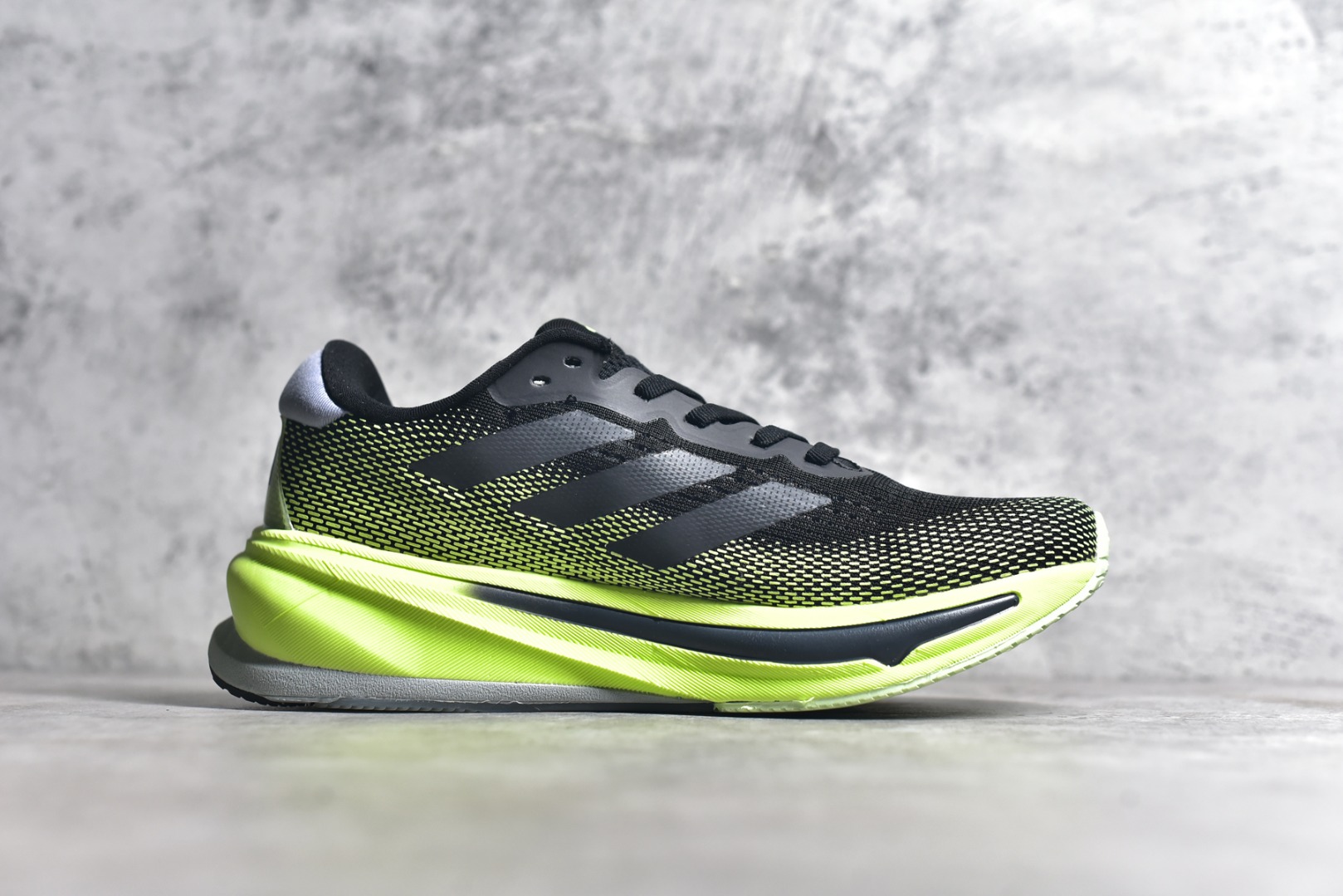 IG5846,阿迪达斯黑绿跑鞋,阿迪达斯马拉松 IMG_256