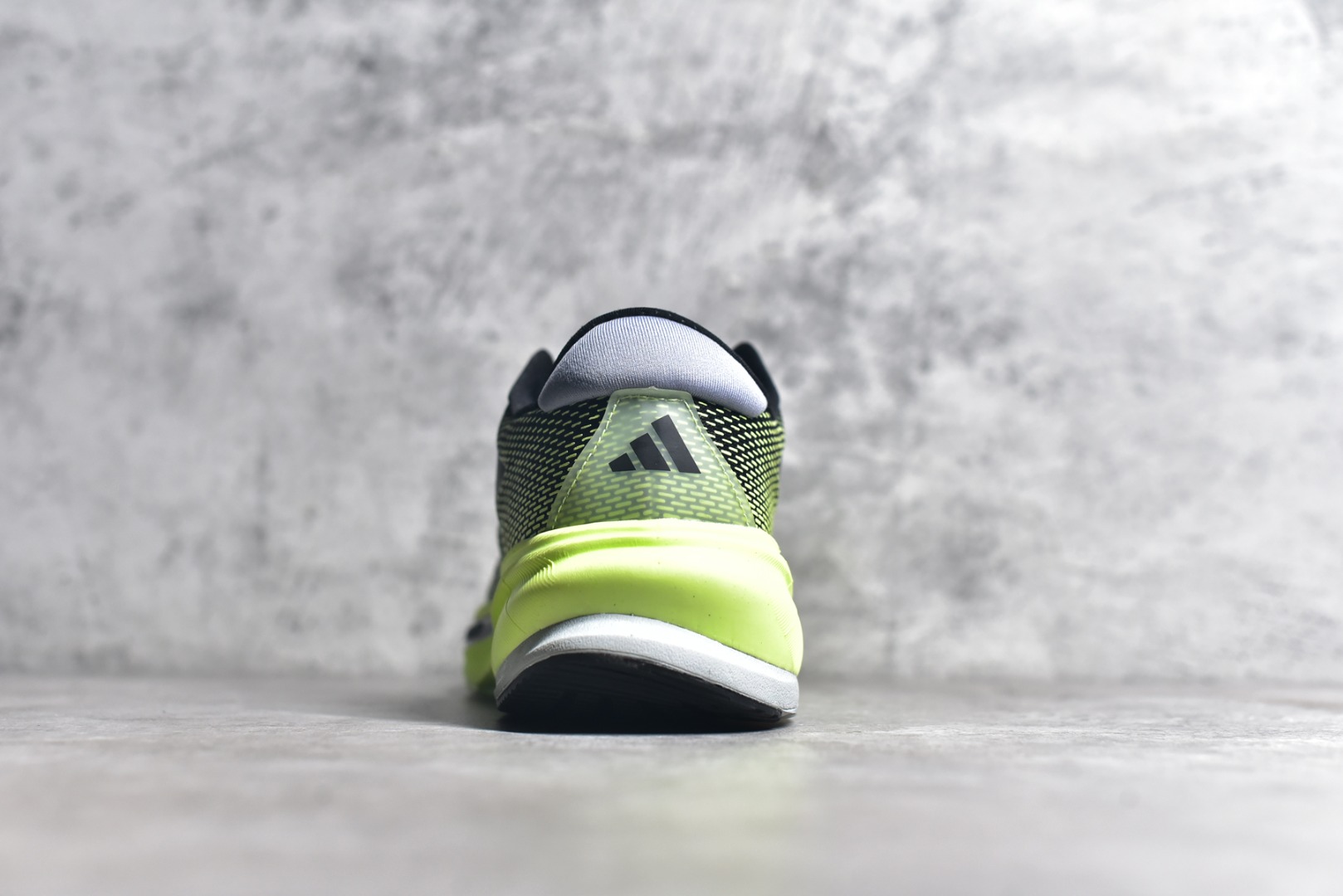 IG5846,阿迪达斯黑绿跑鞋,阿迪达斯马拉松 IMG_256