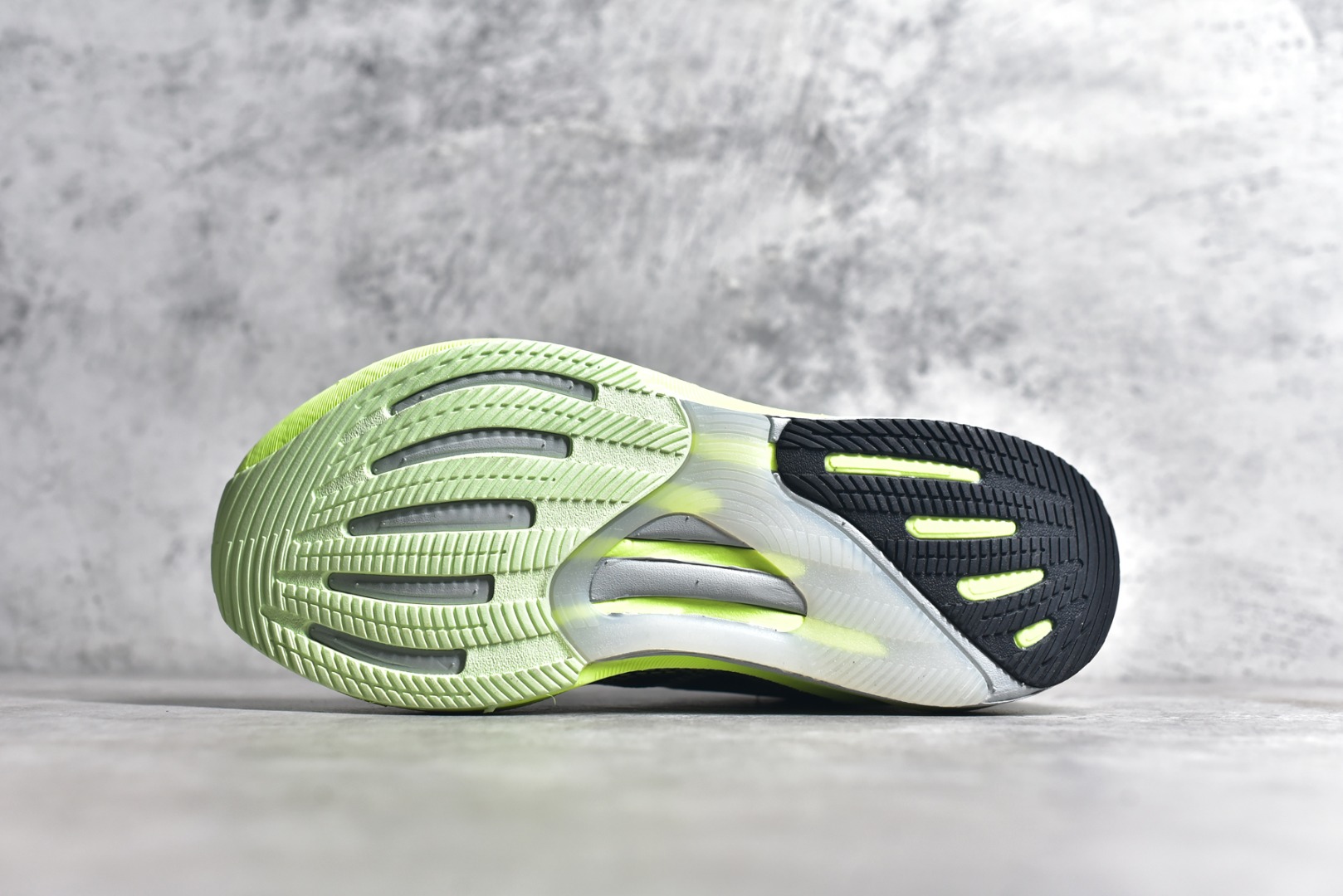 IG5846,阿迪达斯黑绿跑鞋,阿迪达斯马拉松 IMG_256