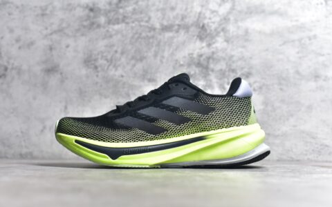 阿迪达斯马拉松黑绿网面跑鞋adidas Supernova Rise M阿迪达斯黑绿透气跑鞋阿迪达斯缓震跑鞋货号IG5846