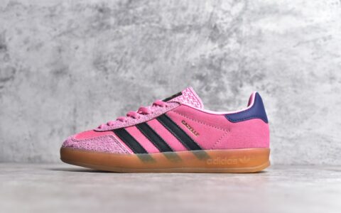 阿迪达斯桑巴粉色低帮板鞋adidas Originals Gazelle indoor阿迪达斯牛皮板鞋阿迪达斯桑巴正品货号IE7002