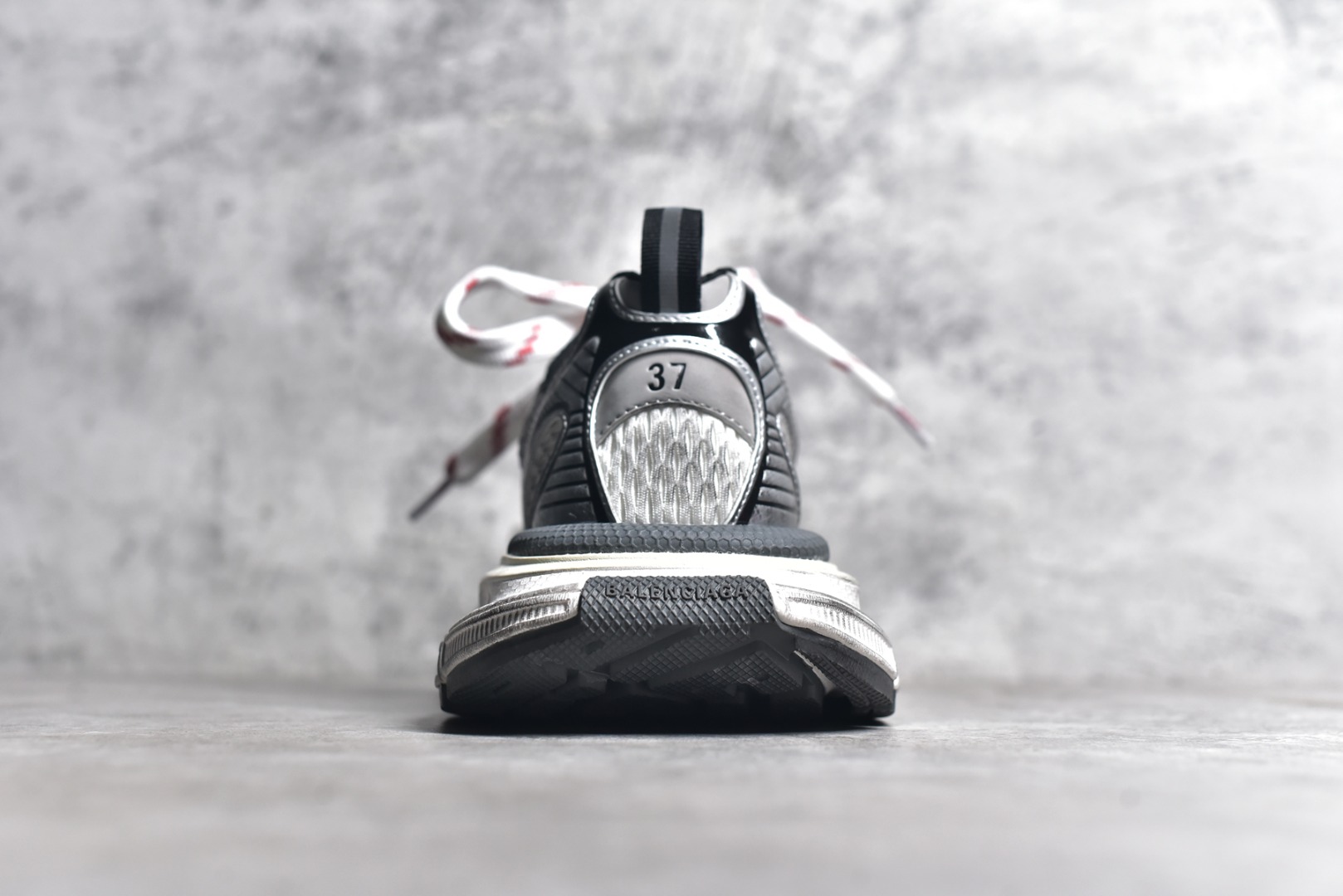 巴黎世家3XL灰色做旧老爹鞋,巴黎世家灰色老爹鞋,巴黎世家正品 巴黎世家3XL灰色做旧老爹鞋,巴黎世家灰色老爹鞋,巴黎世家正品