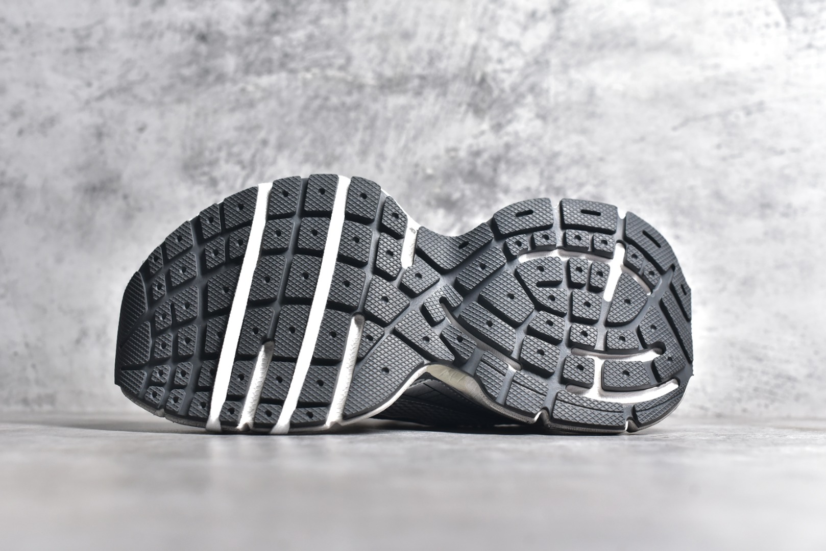 巴黎世家3XL灰色做旧老爹鞋,巴黎世家灰色老爹鞋,巴黎世家正品 巴黎世家3XL灰色做旧老爹鞋,巴黎世家灰色老爹鞋,巴黎世家正品