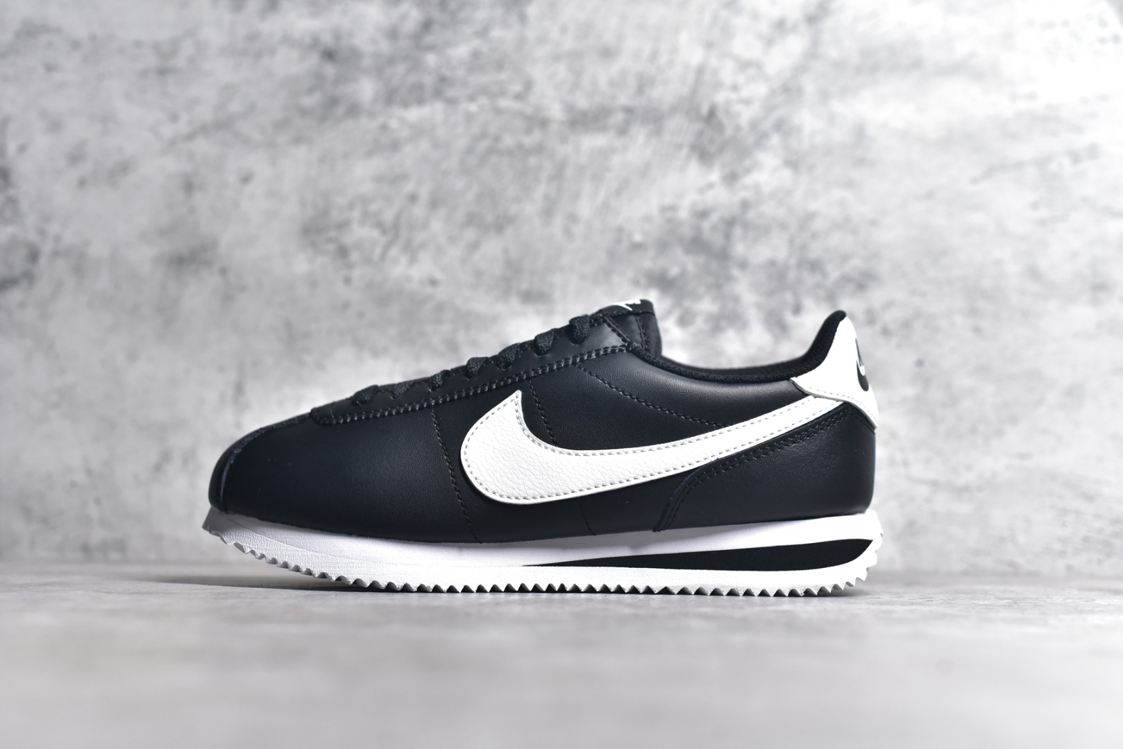 DM4044-001,Nike Classic Cortez Leather,耐克阿甘黑白 DM4044-001,Nike Classic Cortez Leather,耐克阿甘黑白