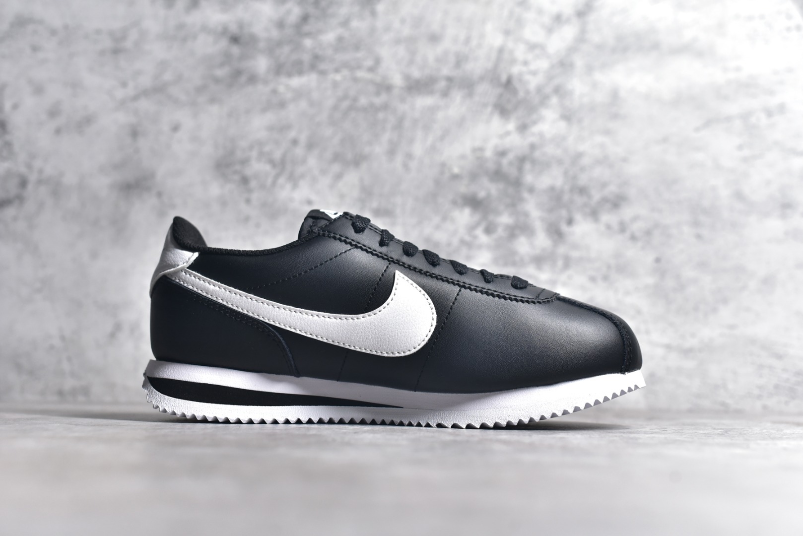 DM4044-001,Nike Classic Cortez Leather,耐克阿甘黑白 DM4044-001,Nike Classic Cortez Leather,耐克阿甘黑白