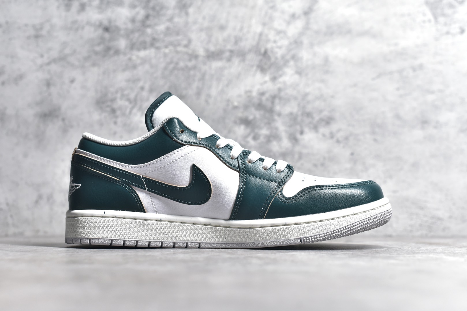 FQ7687-300,AJ1白绿