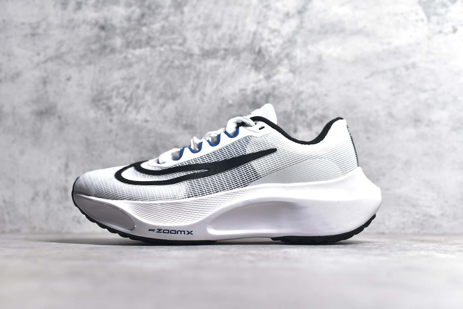 FD6562-100,耐克小白鞋,耐克费希纳5代,耐克登月工厂 FD6562-100,耐克小白鞋,耐克费希纳5代,耐克登月工厂