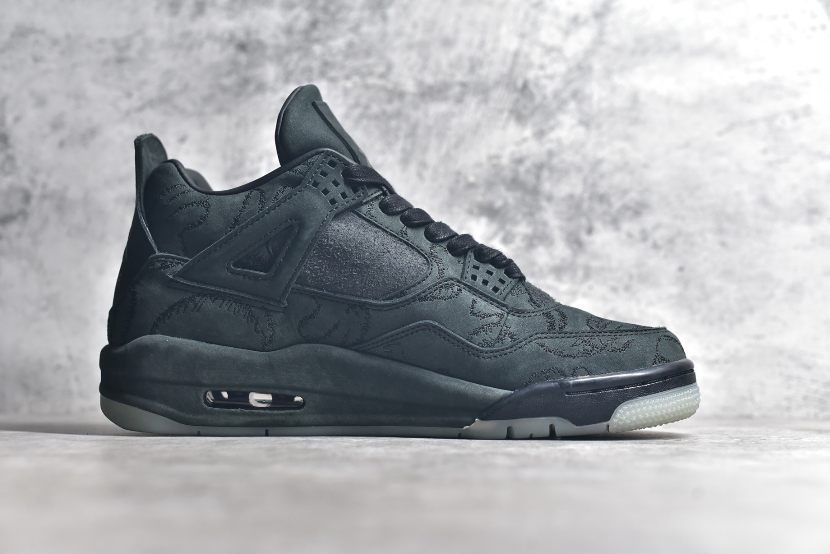 AJ4 KAWS联名,930155-001,AJ4黑色 AJ4 KAWS联名,930155-001,AJ4黑色
