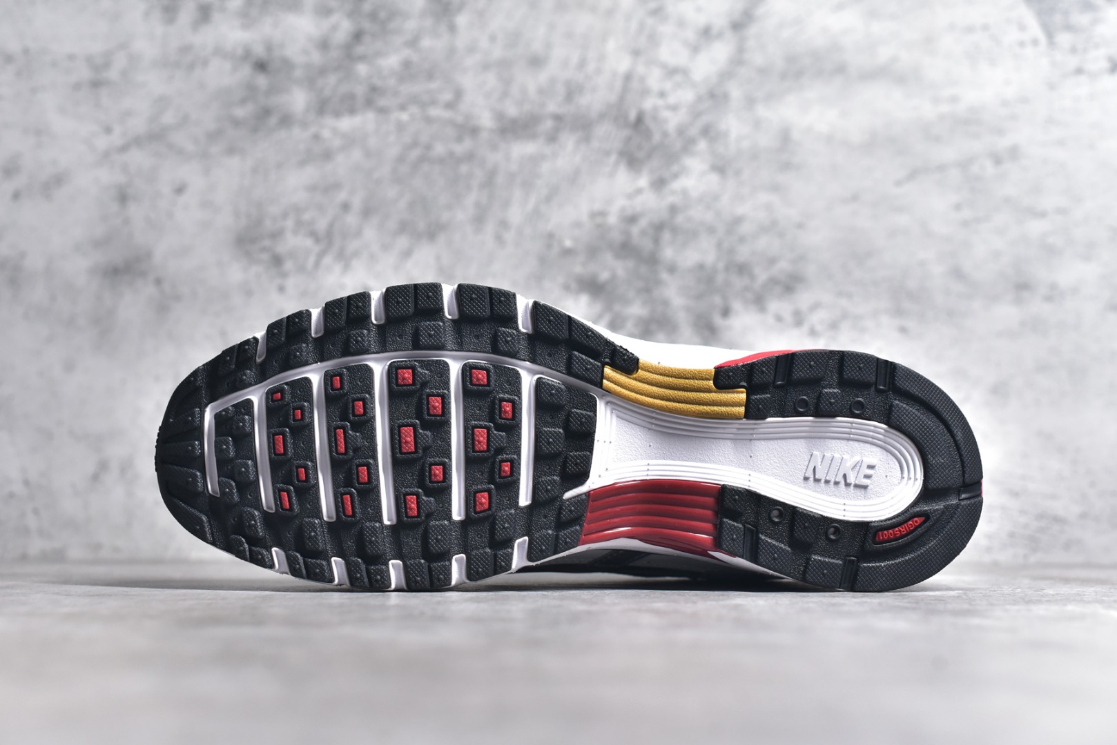 BV1021-101,耐克P6000