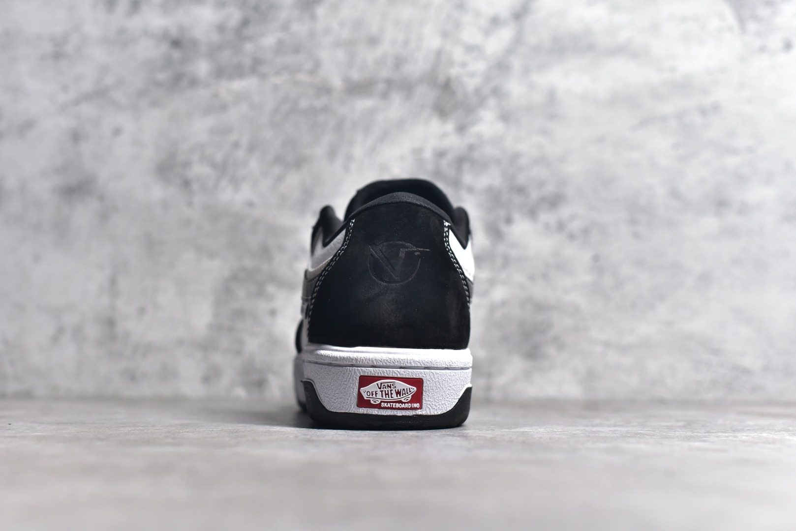 VN0A2Z3IBYB,Vans Rowan 2