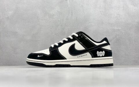耐克DunkKAWS联名黑白低帮Nike SB Dunk Low x KAWS耐克黑白熊猫又联名款吗货号MM1089-016